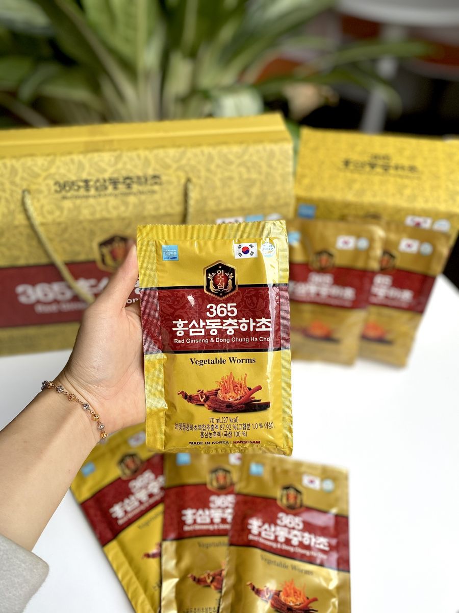 Nước Hồng Sâm Đông Trùng Hạ Thảo Hàn Quốc Hộp 20 gói x 50ml